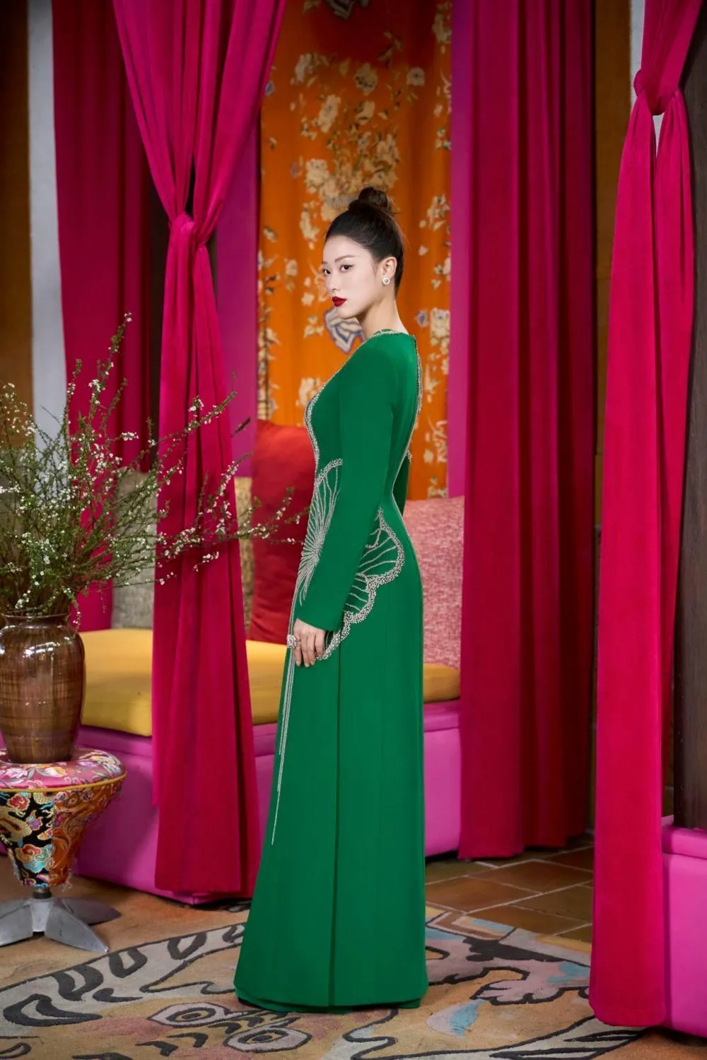 Gracef Sheath Round Neck Velvet Satin Floor Length Ao Dai