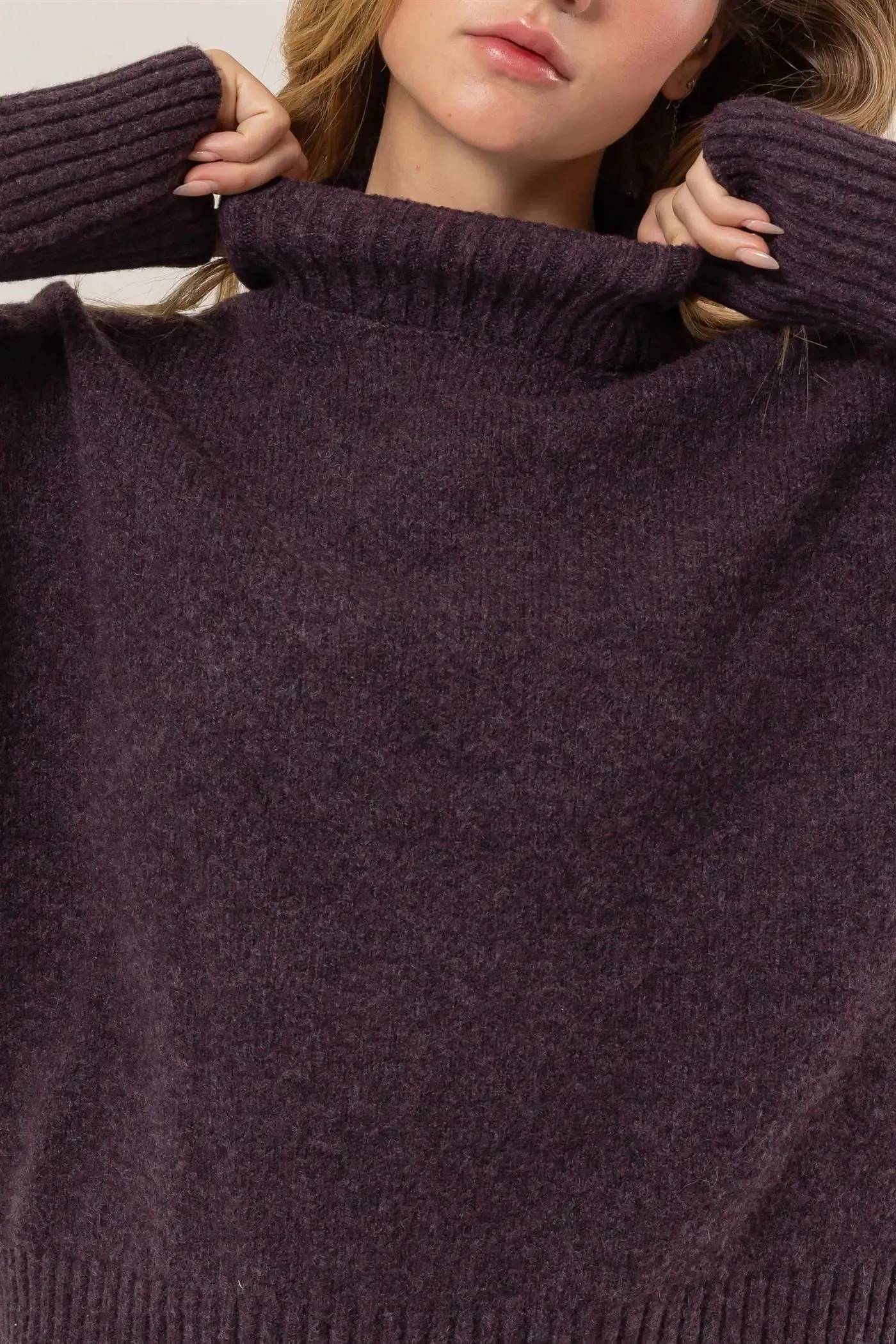 HIGH-NECK SWEATER