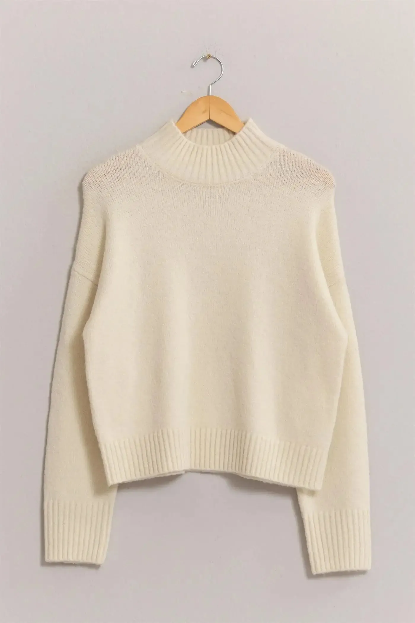 HIGH-NECK SWEATER