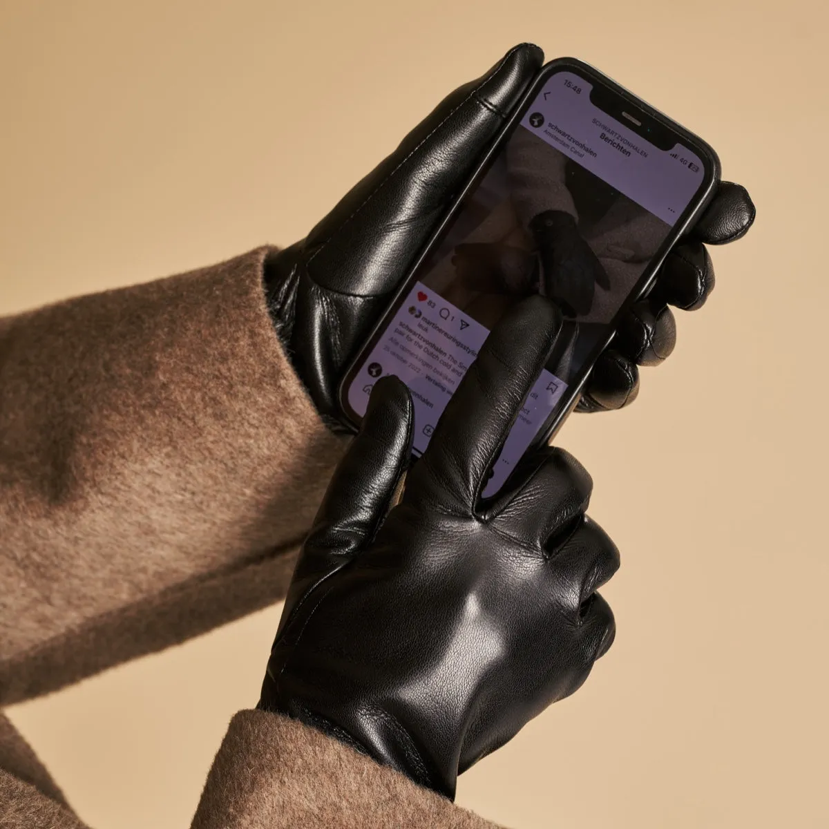 Luna - vegan leather gloves with fleece lining & touchscreen feature